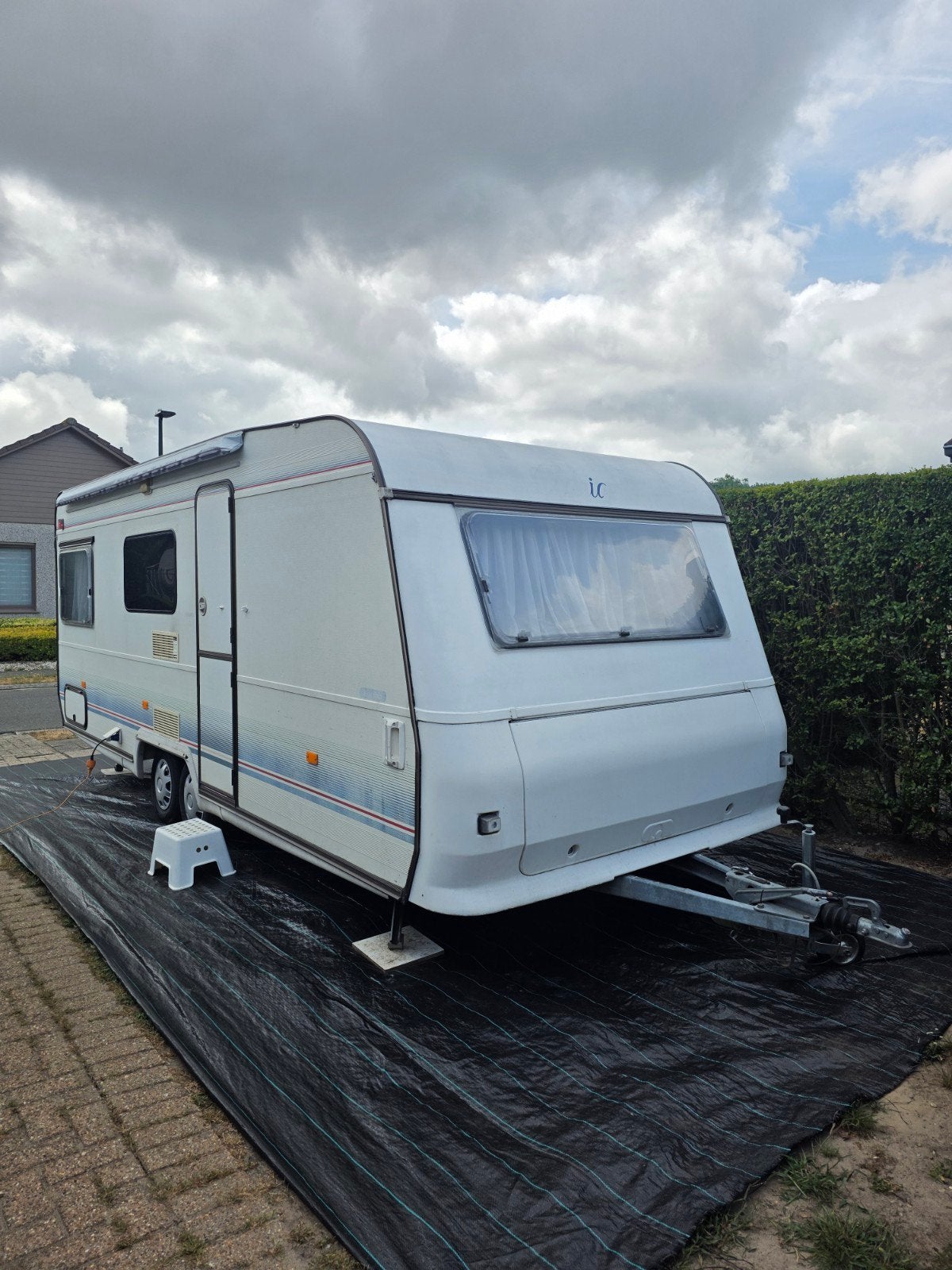 Adria forma, Caravanes & Camping, Caravanes, Particulier, jusqu'à 5, 1000 - 1250 kg, Banquette en rond, Adria, 6 à 7 mètres, Poêle