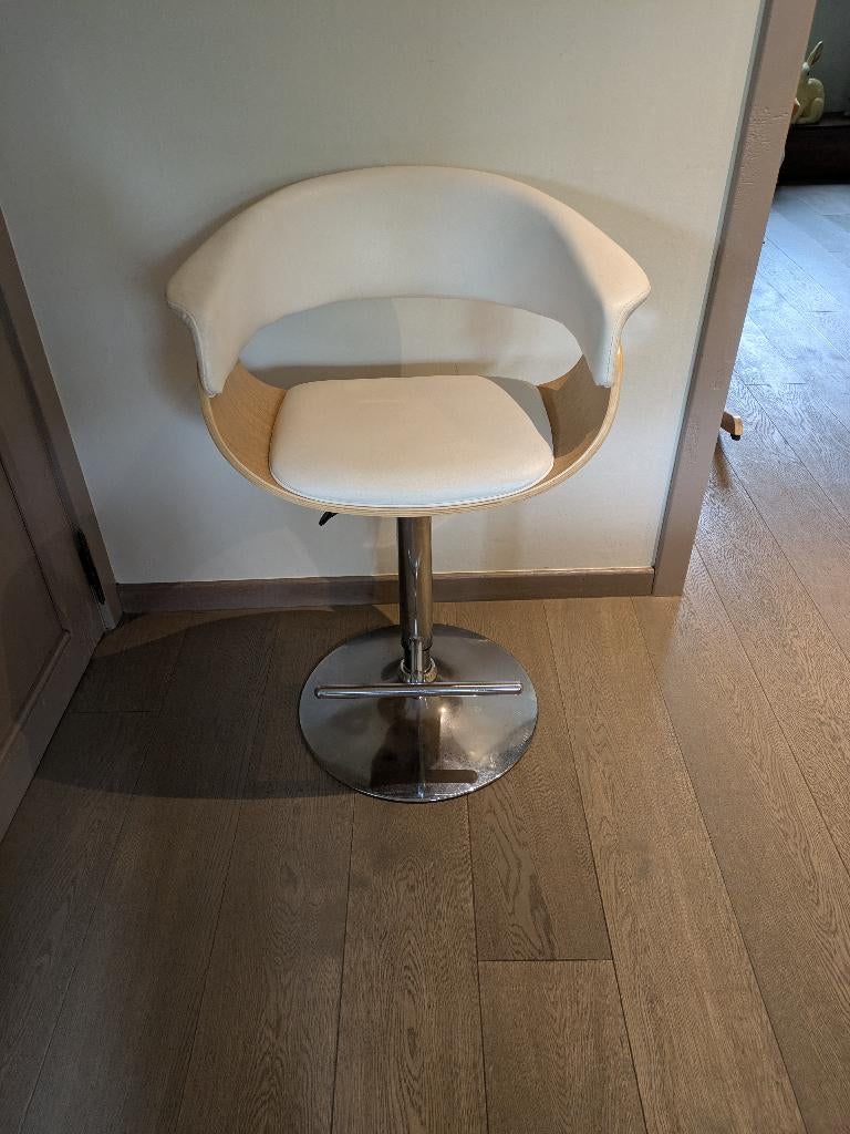 2 Scandinavische witte barkrukken van Maison du monde, Huis en Inrichting, Barkrukken, Ophalen, Gebruikt, Hout, 60 tot 90 cm