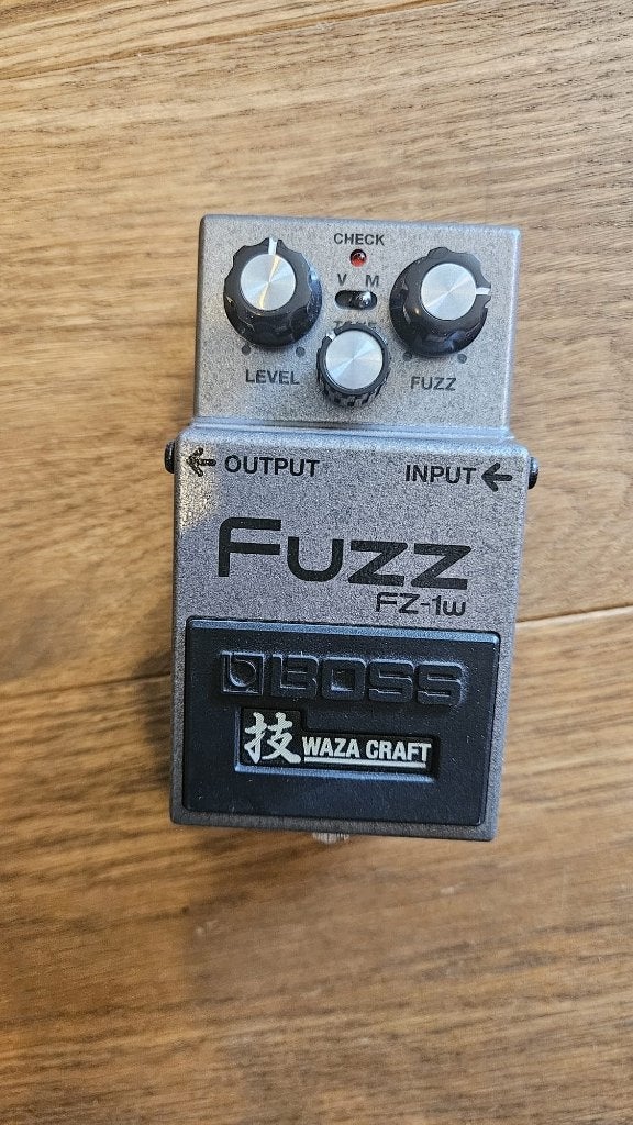 Boss FZ-1w WazaCraft Fuzz, Musique & Instruments, Enlèvement ou Envoi, Comme neuf, Distortion, Overdrive ou Fuzz