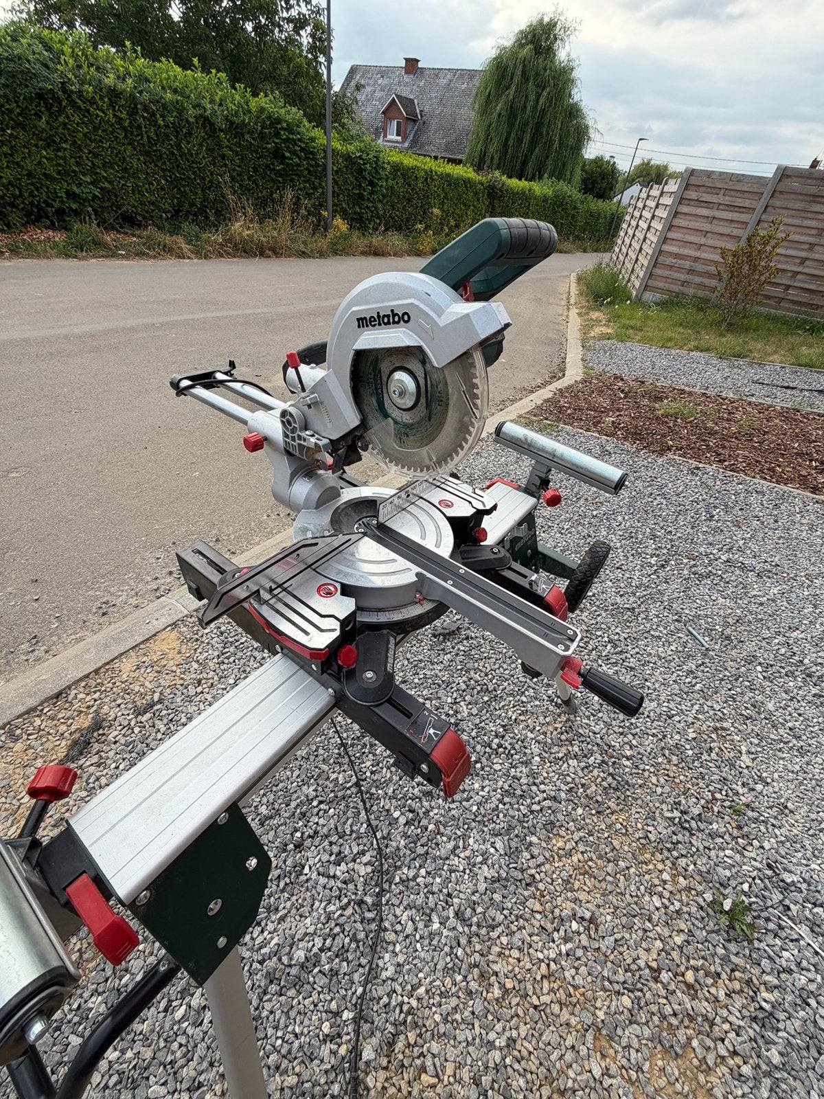 Scie onglet Metabo KGS216 + chariot KSU 251, Enlèvement, Comme neuf, Scie à onglet