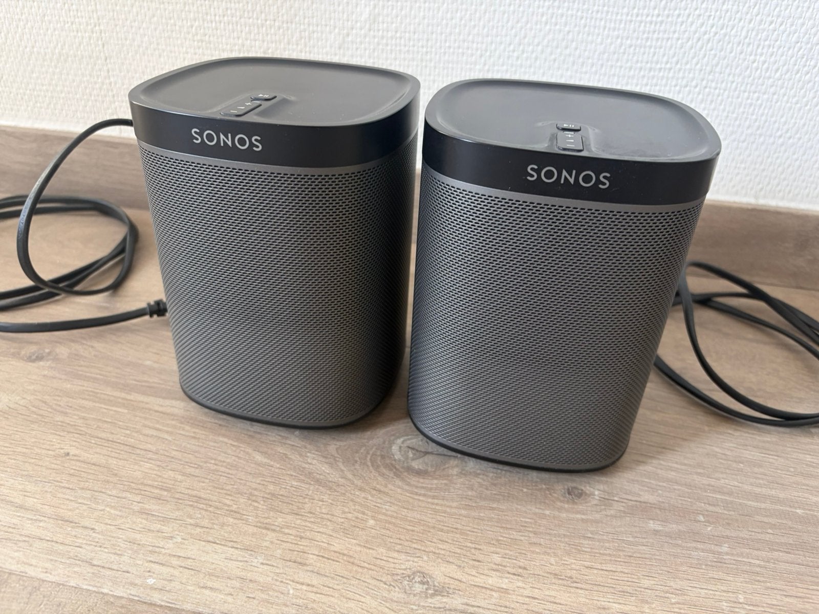 Stands Sonos One+, Enlèvement ou Envoi, Comme neuf, Sorento