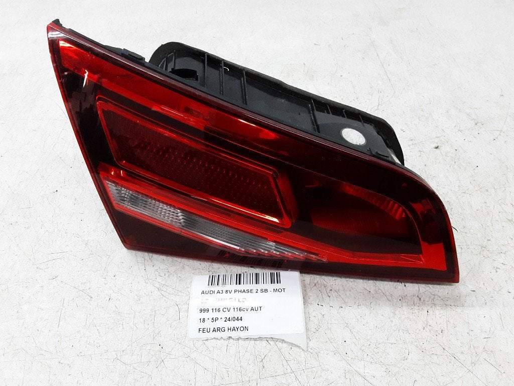 PANNEAU ARRIÈRE GAUCHE AVEC LAMPE A3 Sportback (8VA / 8VF), Auto-Union-Straße  1,
85057  Ingolstadt, DE, Info@audi.de, Audi, Utilisé