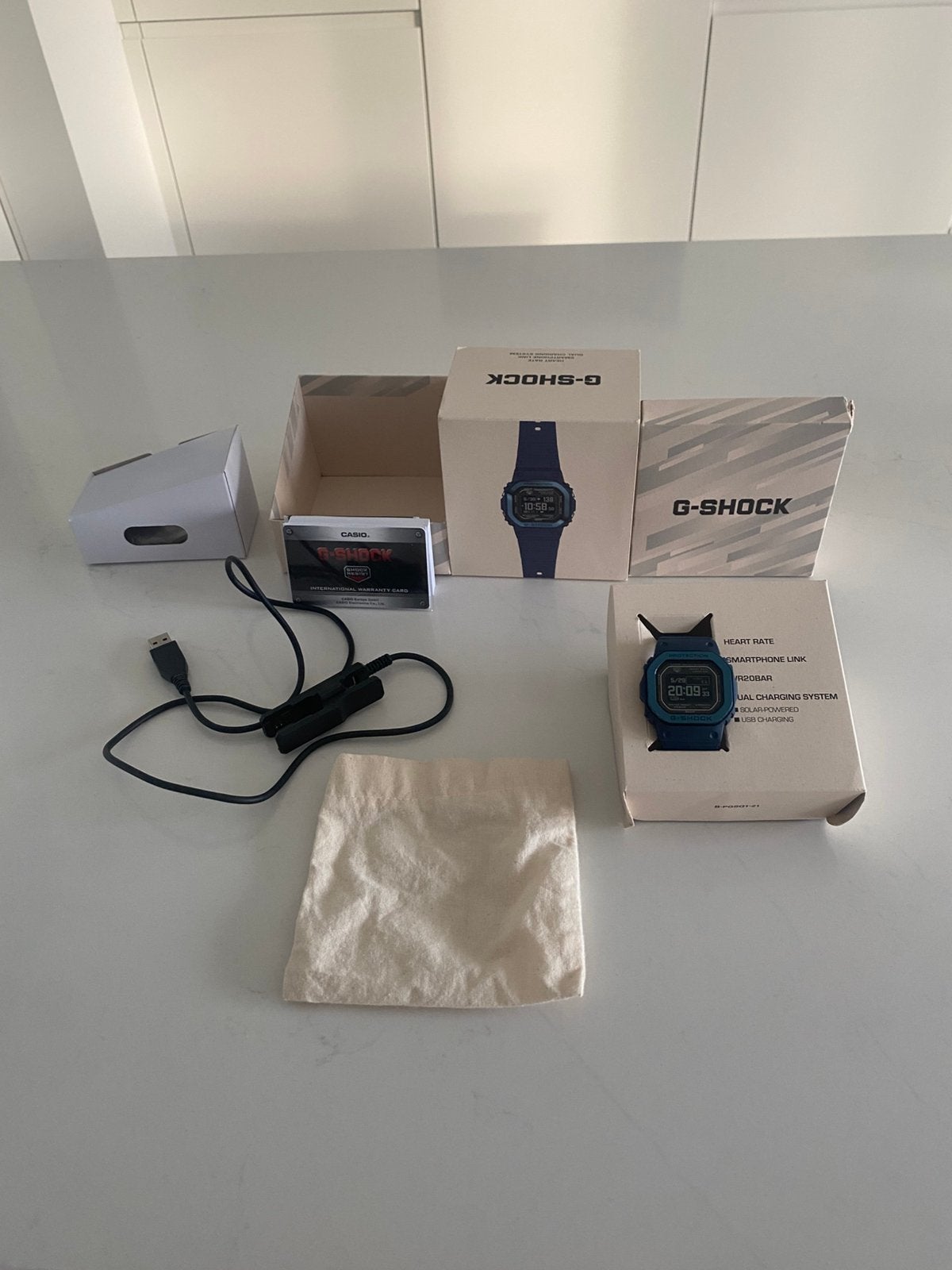 Montre G-shock DW-H5600, Étanche, Enlèvement ou Envoi, Comme neuf, Bleu