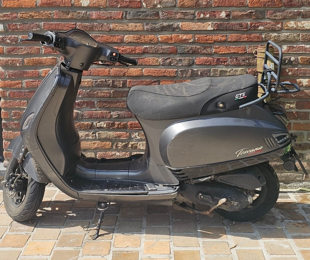 GTS Toscane Klasse B – Projectje voor handige Harry, Vélos & Vélomoteurs, Scooters | Marques Autre, Gts, Classe B (45 km/h), Enlèvement