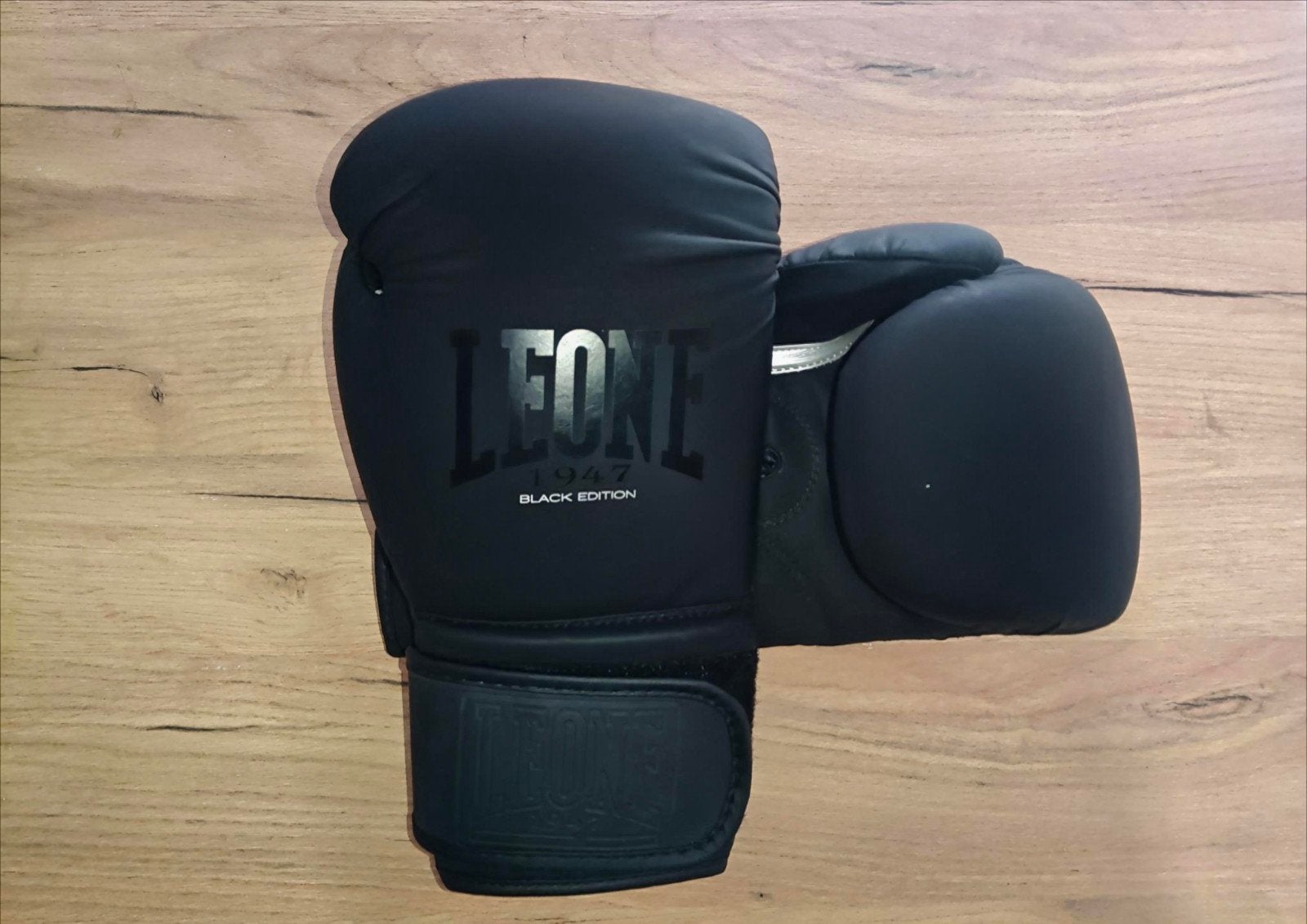 Gants de Boxe LEONE 1947 "Black Edition" - État Neuf, Gants de boxe