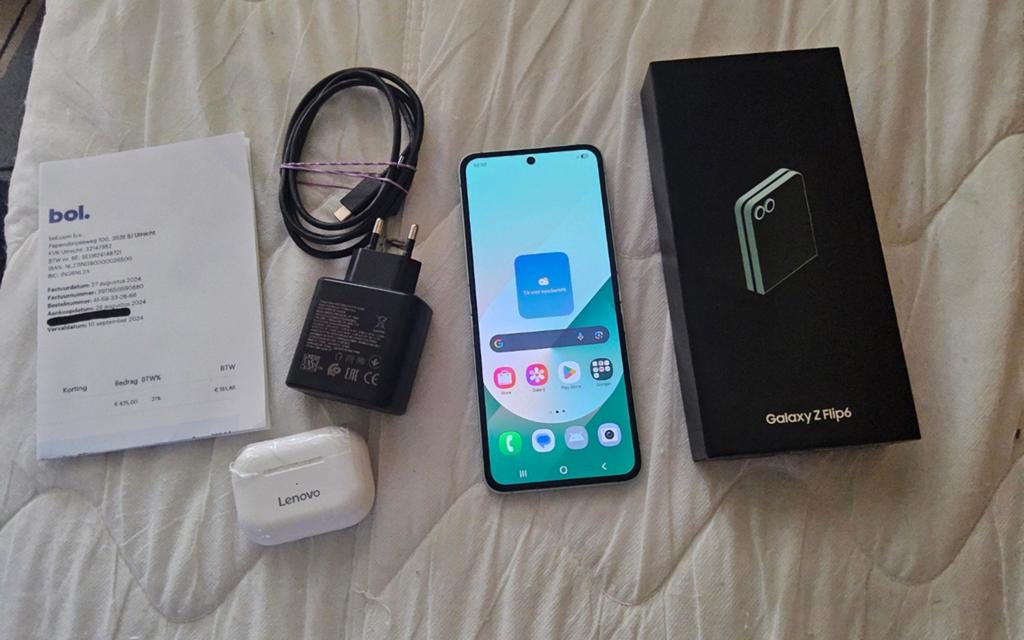 Samsung Galaxy Z Flip 6, 512g presque neuf avec certificat d, Télécoms, Téléphonie mobile | Samsung, Galaxy Z Flip, Enlèvement