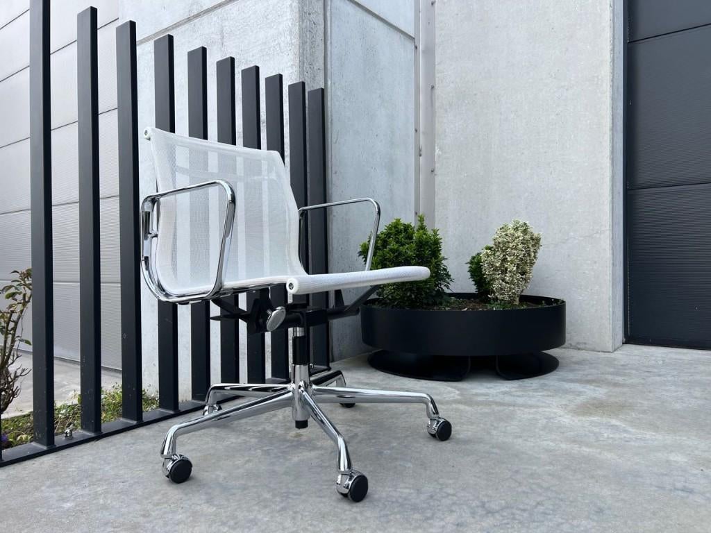 Fauteuils de bureau Vitra Eames EA117 Netweave, 3x, Envoi, Comme neuf, Blanc, Chaise de bureau