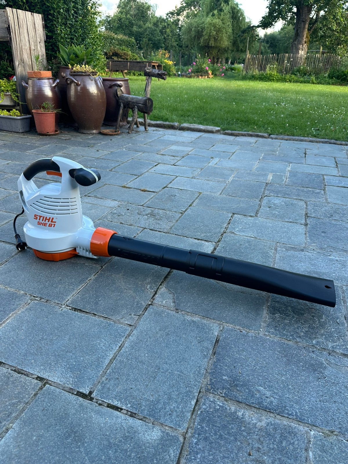 Stihl she 81 bladblazer, Jardin & Terrasse, Souffleurs de feuilles, Neuf, Avec sac de ramassage, Électrique, Porté à la main