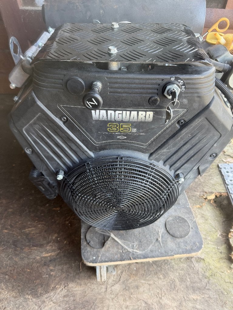 Moteur VANGUARD 35 ch essence, Enlèvement, Utilisé