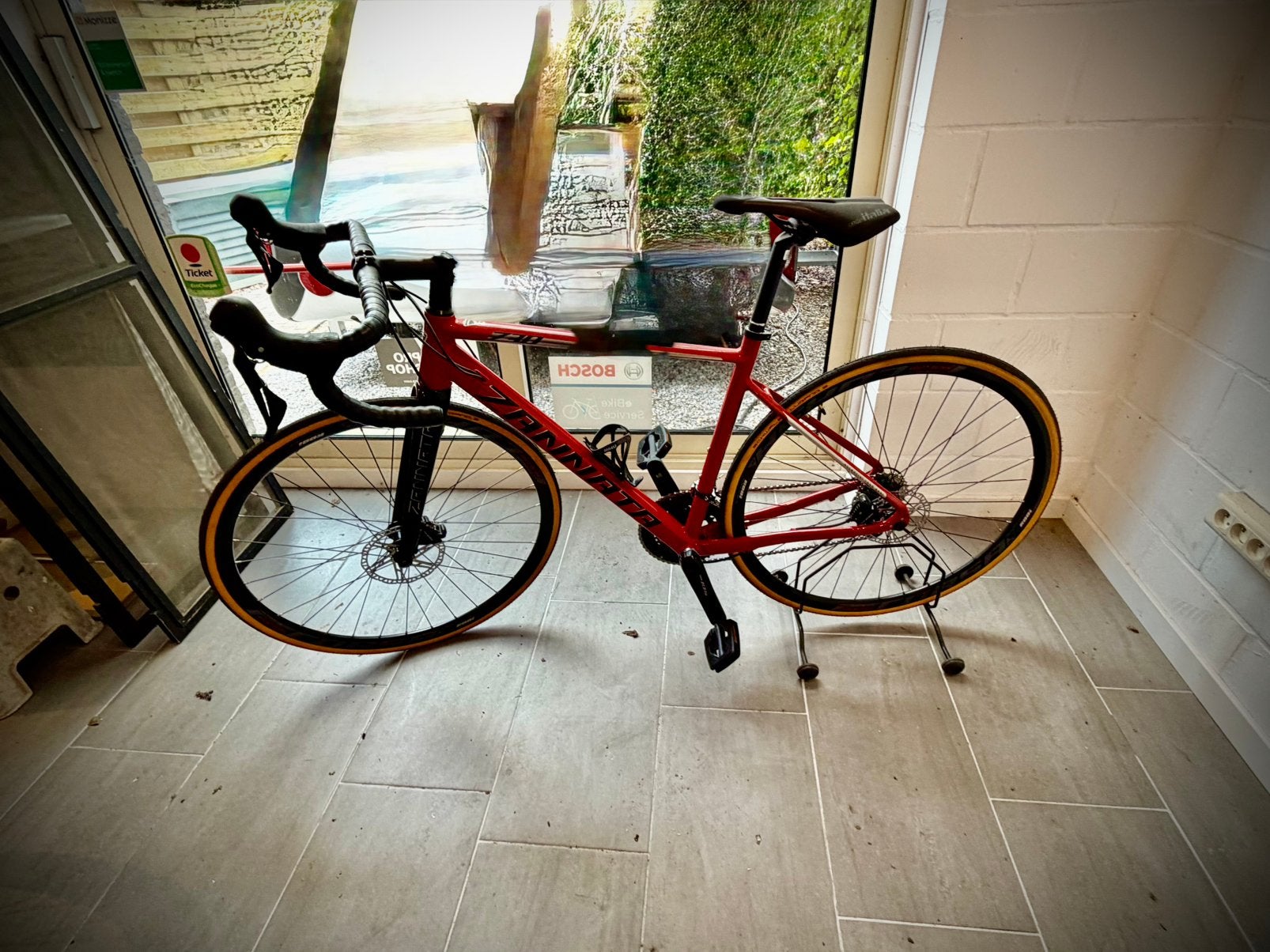 Nieuwe Zannata Z30 Disc racefiets met een rood frame, Enlèvement, Neuf