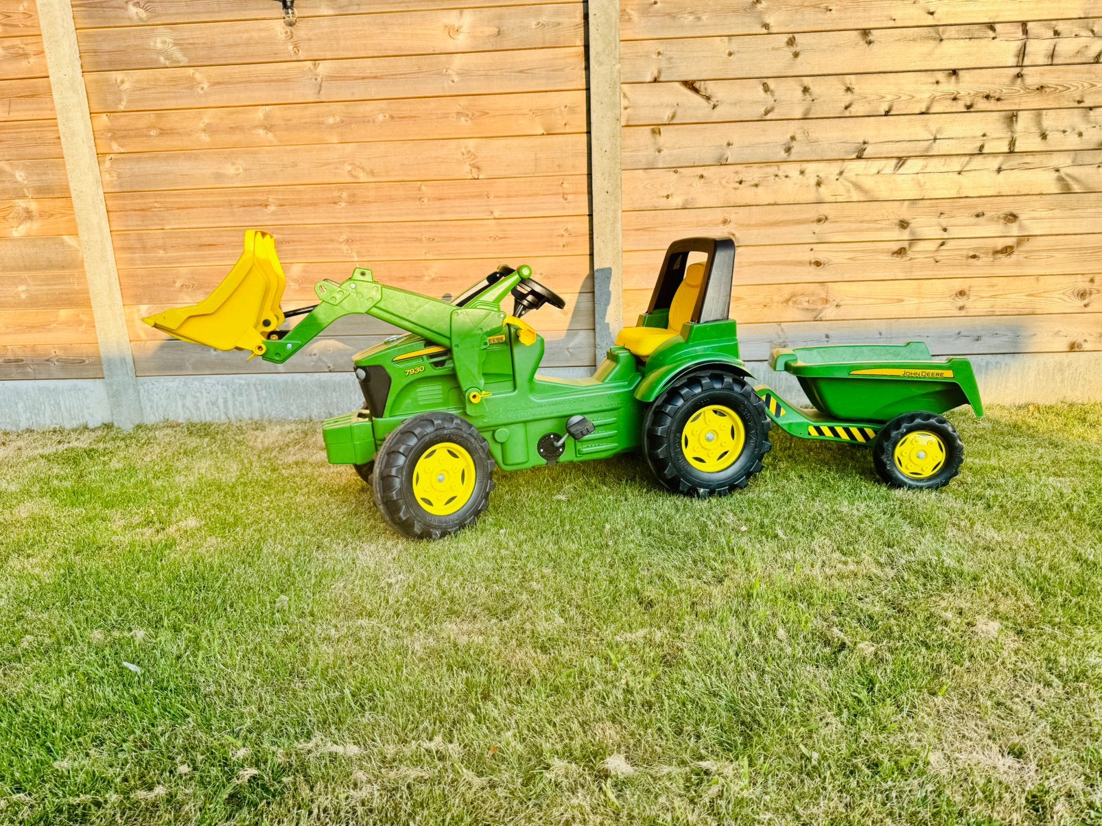 Traptrekker John Deere met voorlader en kiepwagen., Ophalen, Zo goed als nieuw, Overige merken, Met kar of aanhanger
