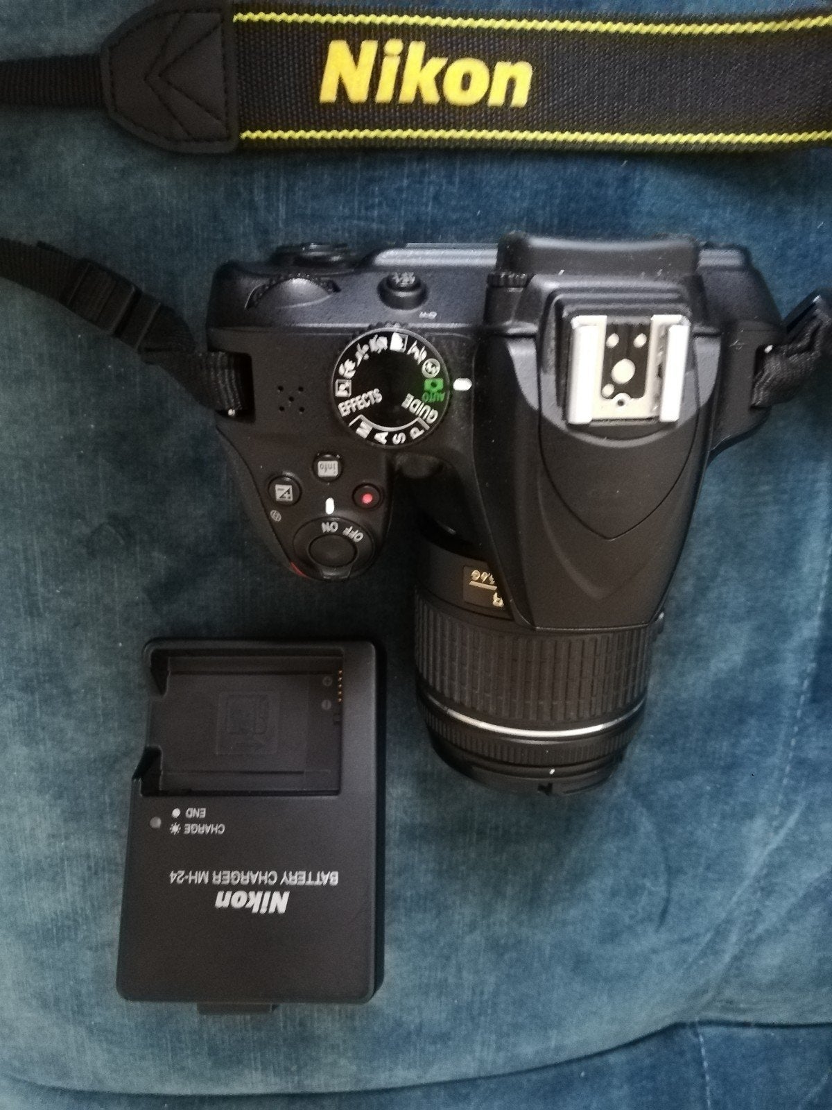 Nikon D3400 met AFS NIKKOR 18-55mm vr 1:3,5-5,6 VR lens.
Ori, Audio, Tv en Foto, Nikon, Ophalen of Verzenden