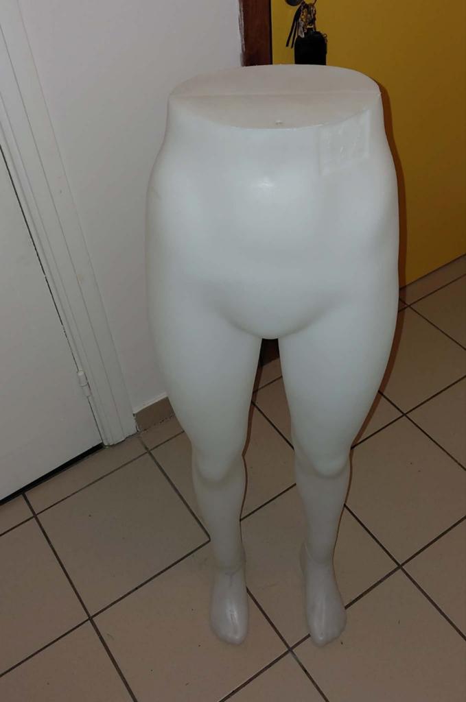 Jambe plastique dur blanc, Enlèvement ou Envoi, Comme neuf, Mannequin