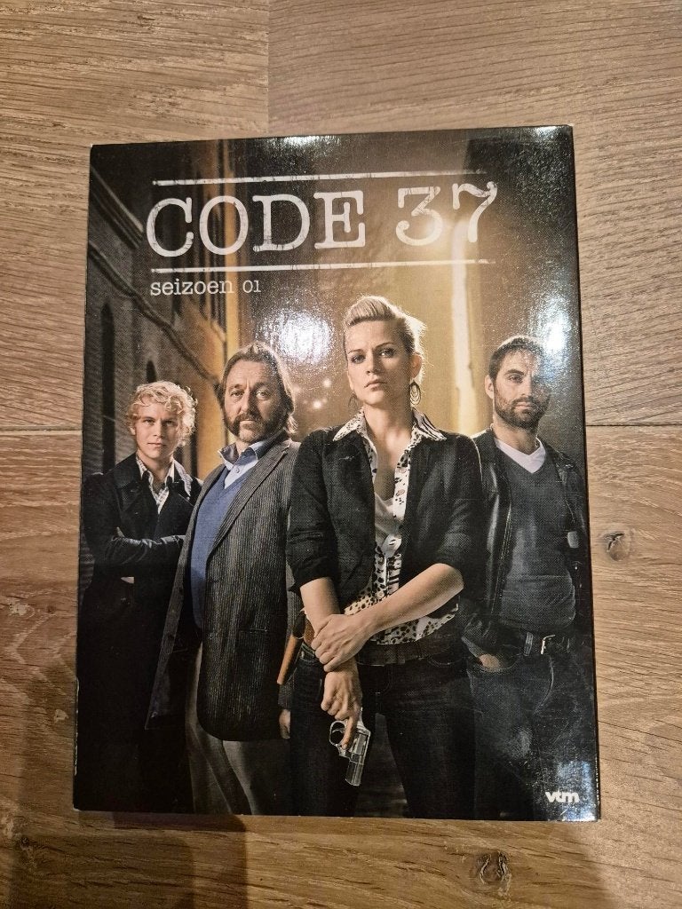 DVD box * Code 37 * Vlaamse politieserie (S1), Alle leeftijden, Ophalen of Verzenden, Zo goed als nieuw, Actie en Avontuur