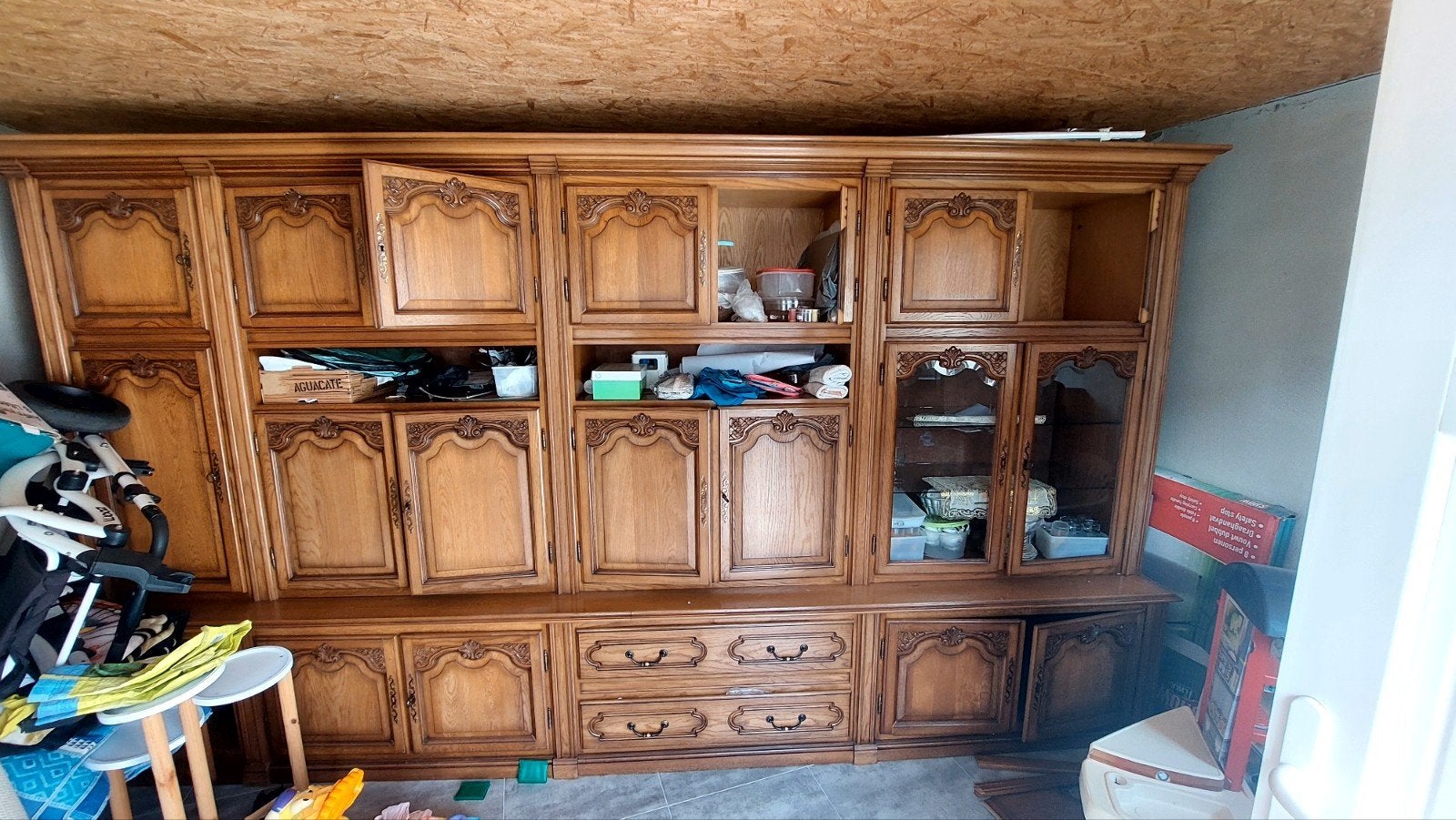Vitrine kast Kast 2.10m hoog
3.8m breed
65cm diep, Huis en Inrichting, Kasten | Vitrinekasten, Ophalen