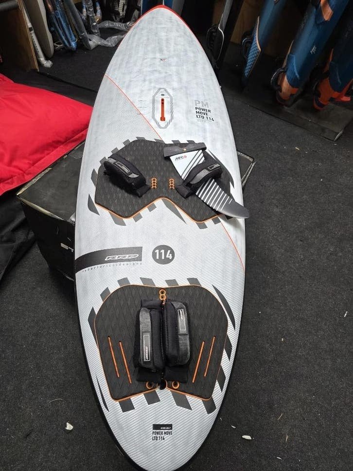 RRD Powermove 114LTD Y28 gebruikt, Sports nautiques & Bateaux, Planche à voile, Italie, Planche, RRD, Comme neuf