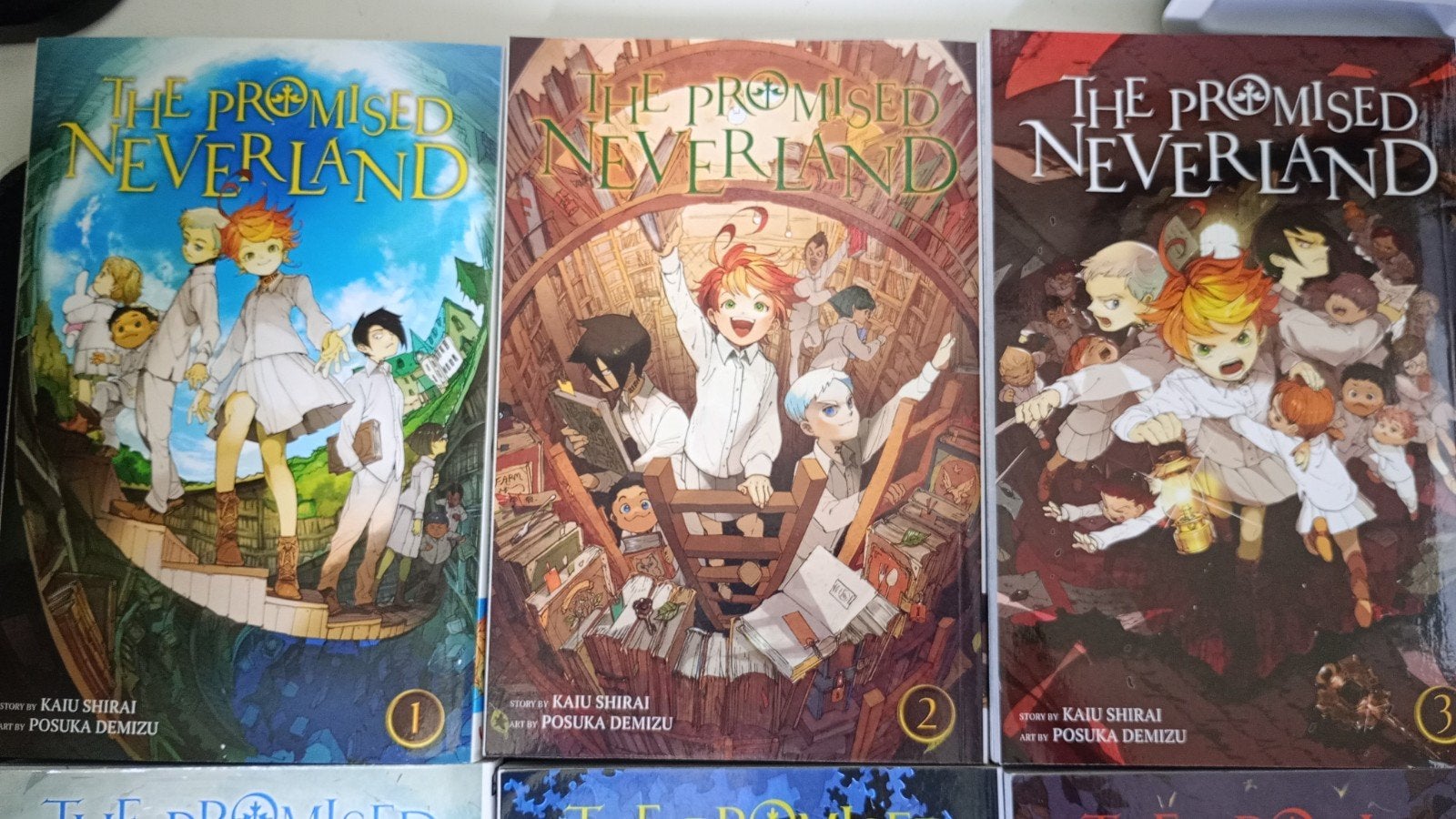 The Promised Neverland manga reeks vol. 1-11 (plus extra), Boeken, Ophalen, Shirai Kaiu, Zo goed als nieuw, Japan (Manga)