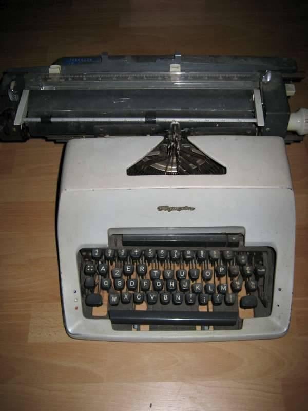 machine à écrire vintage Olympia, Enlèvement