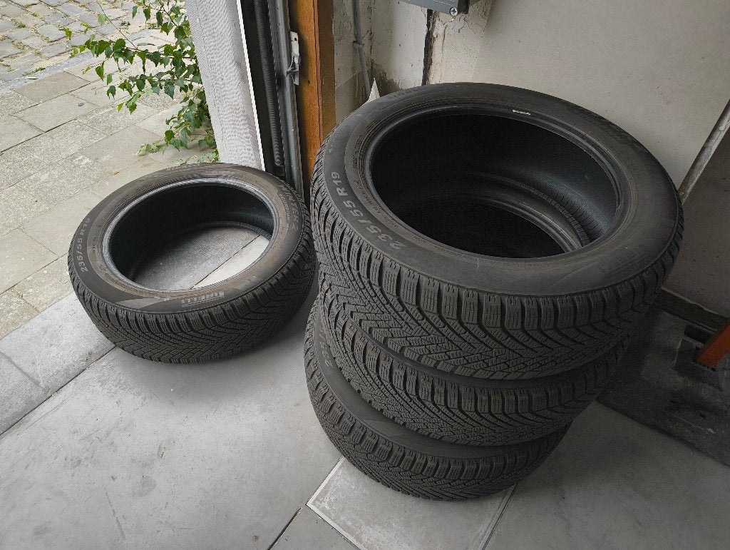 Pirelli Scorpion Winter 2 235/55 R19 - 5mm + sneeuwkettingen, Auto-onderdelen, Banden en Velgen, Gebruikt, Winterbanden, 235 mm