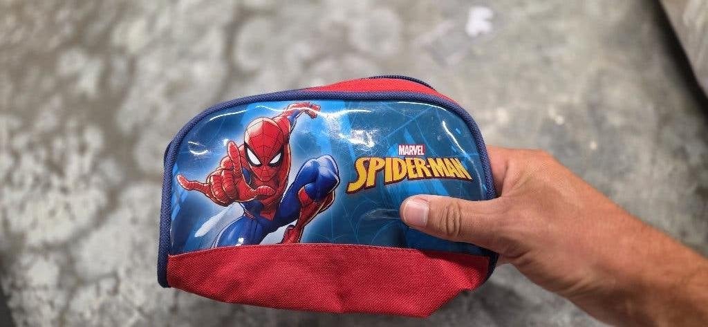 Spider-Man toilettas of kleine reistas, Enlèvement, Utilisé