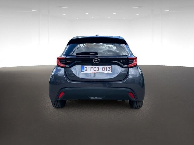 Toyota Yaris Hybride 1.5 iconic, Automaat, Stof, Zwart, Overige kleuren