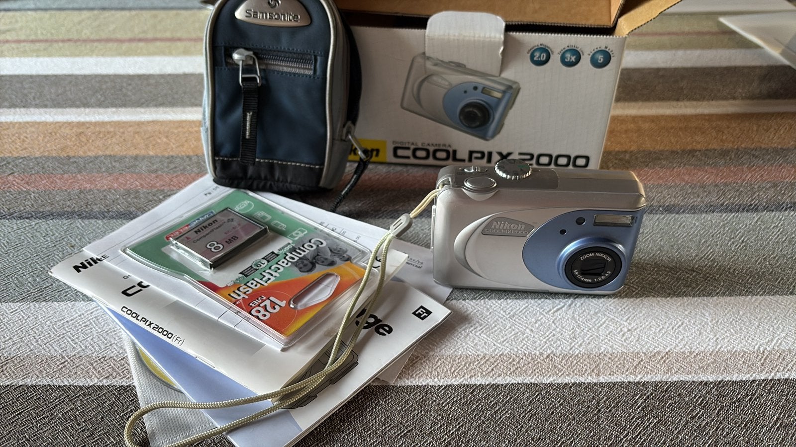 Nikon Coopix 2000, Enlèvement ou Envoi, Moins de 4 fois, Carte mémoire, Utilisé