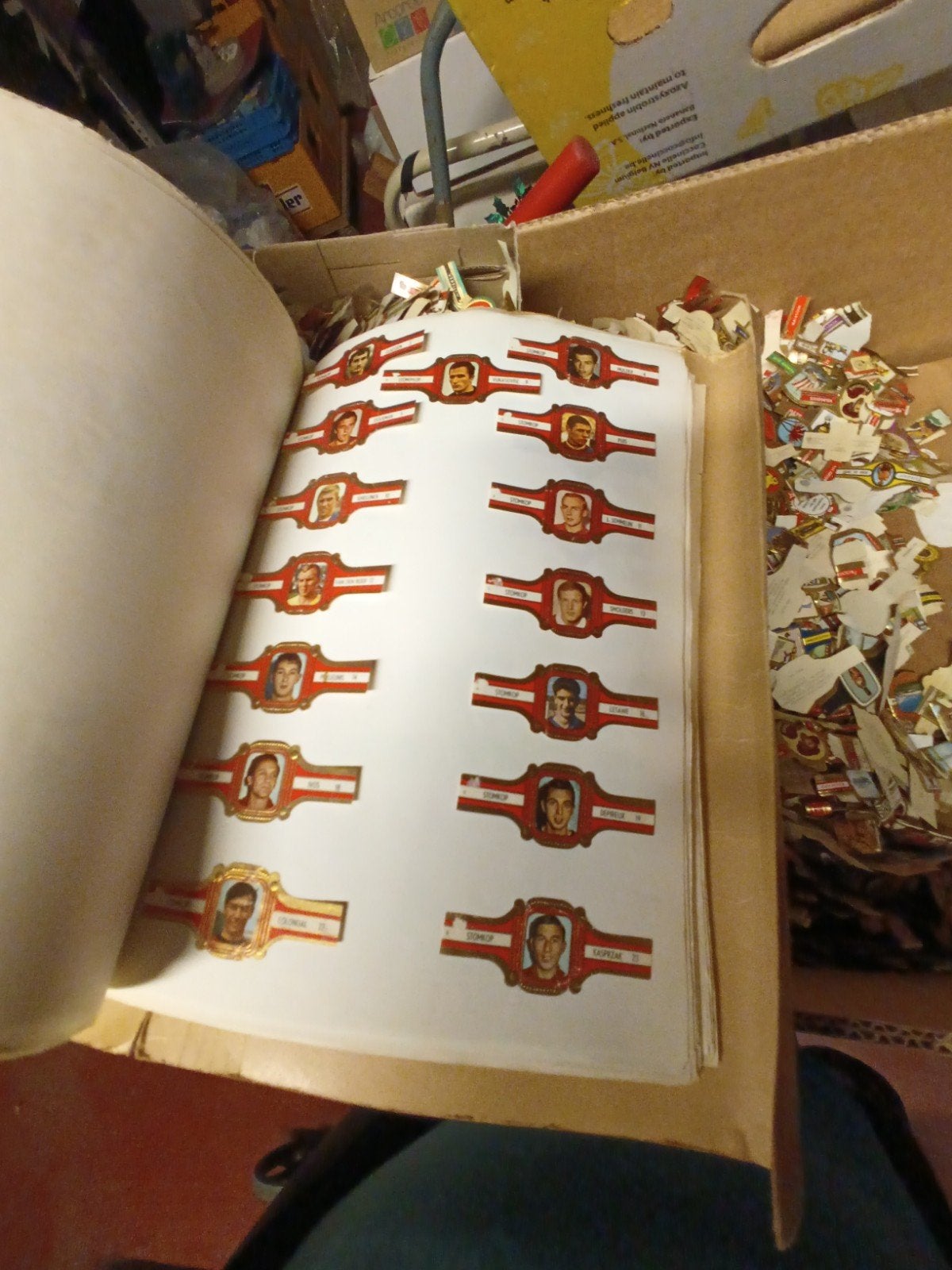 sigaren bandjes  veel verschillende  foto s ..., Ophalen, Zo goed als nieuw, Sigarenbandjes
