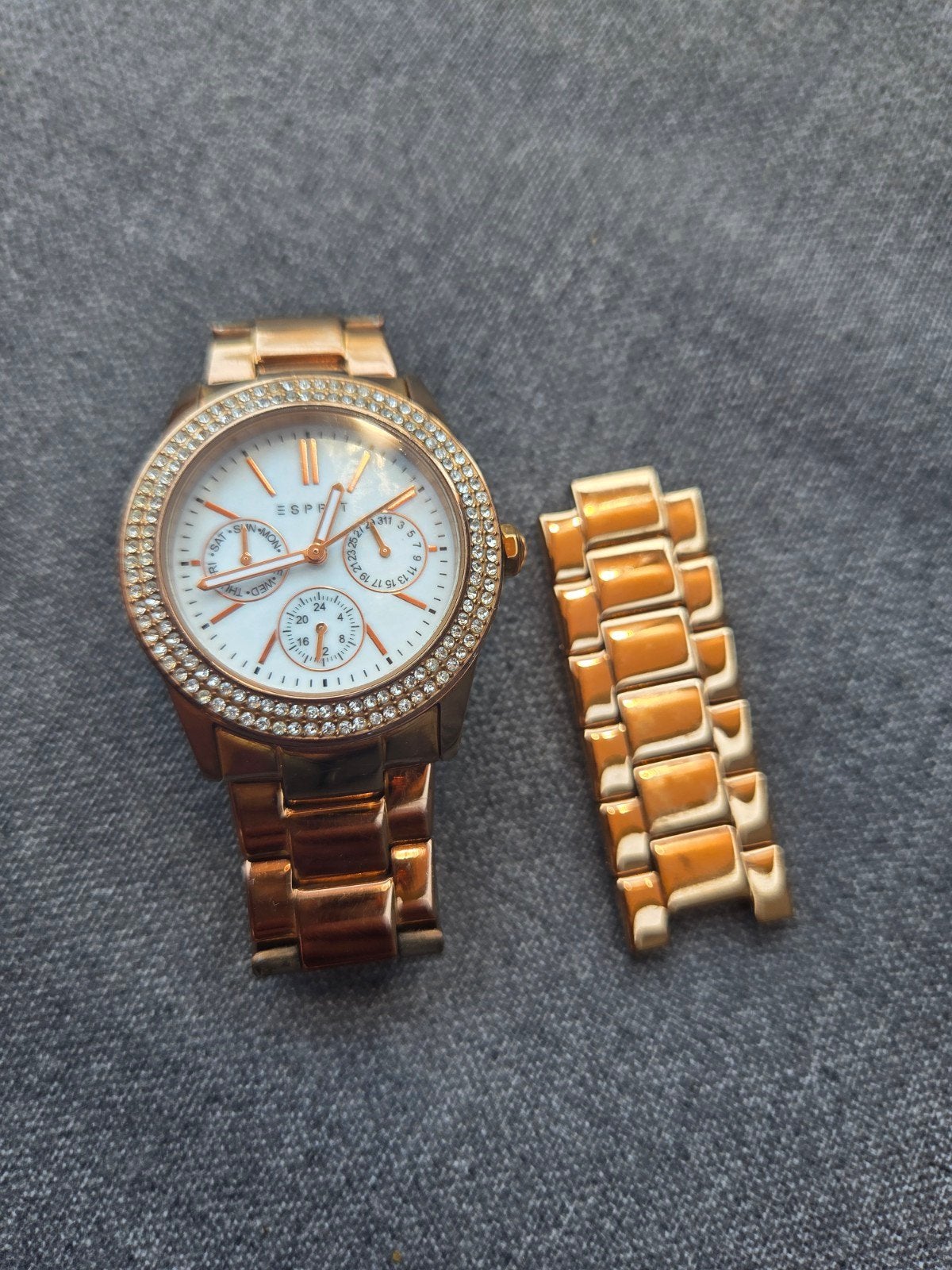 Horloge dames Esprit, Handtassen en Accessoires, Horloges | Dames, Ophalen, Goud, Goud, Esprit