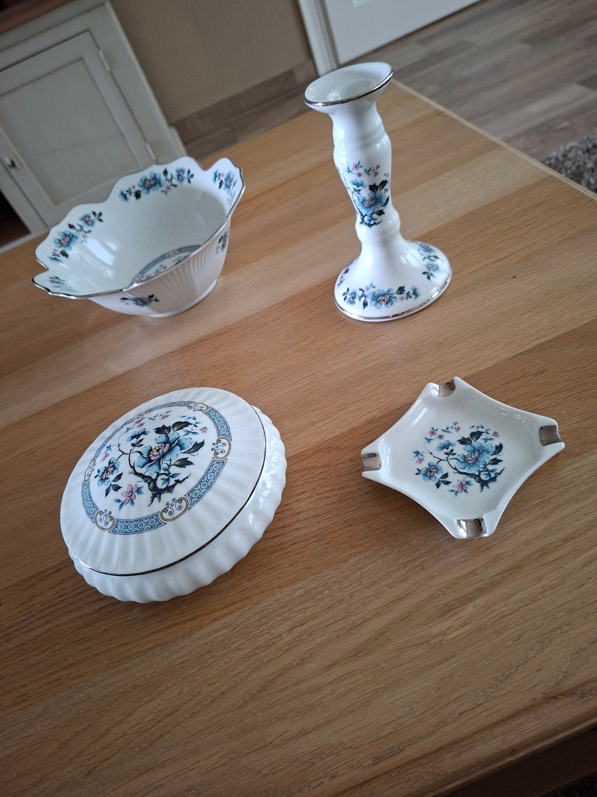 Prachtige 4-delige vintage set Limoges porselein., Antiquités & Art, Enlèvement