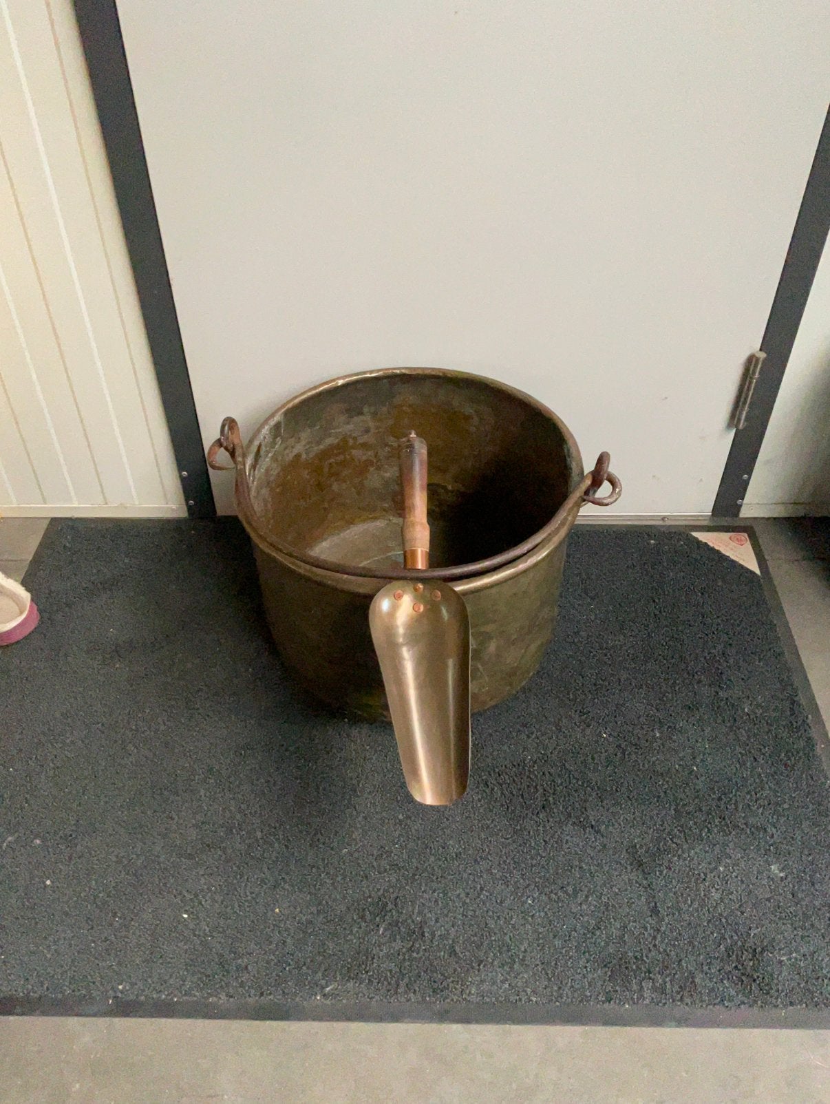 Oude ketel, Enlèvement