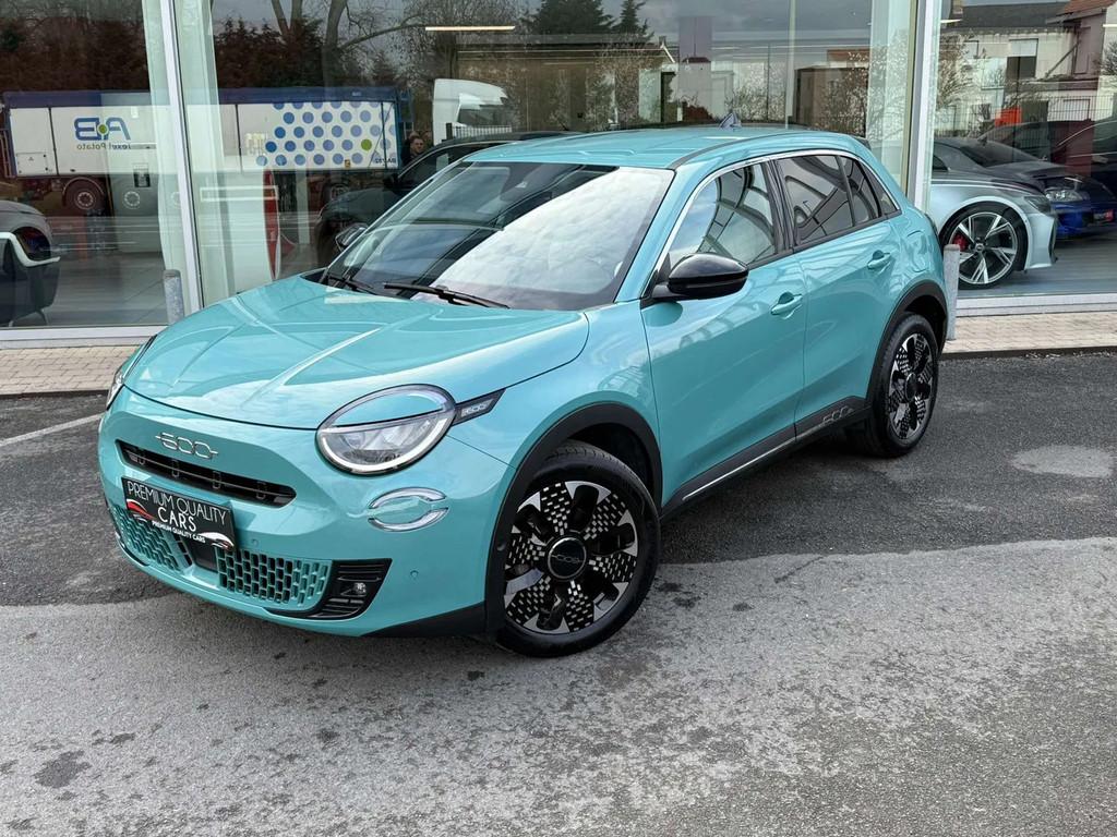 Fiat 600 Hybrid La Prima / ZETELVERWRM / KEYLESS / CARPLAY, Auto's, Automaat, Gebruikt, Beige, 1199 cc