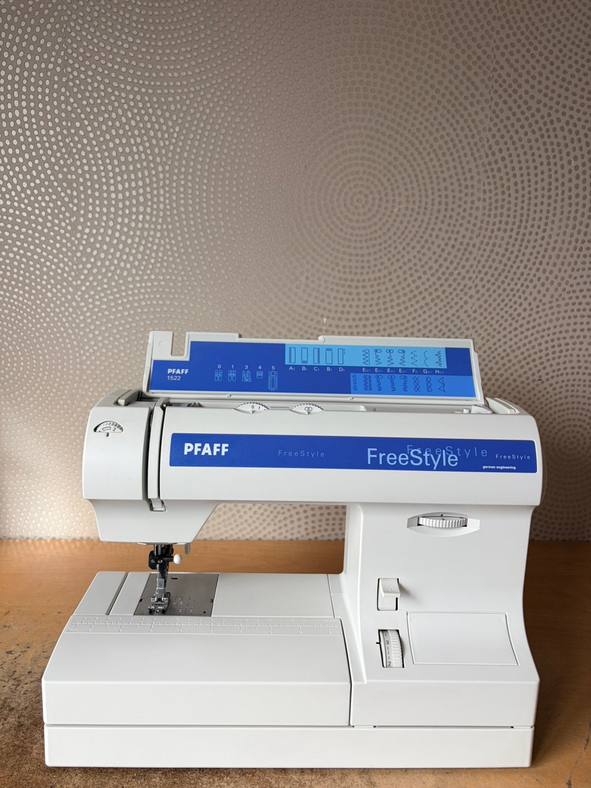 NAAIMACHINE PFAFF 1522 IDT DUBBEL TRANSPORT IN NIEUWSTAAT, Hobby en Vrije tijd, Ophalen of Verzenden, Zo goed als nieuw, Naaimachine