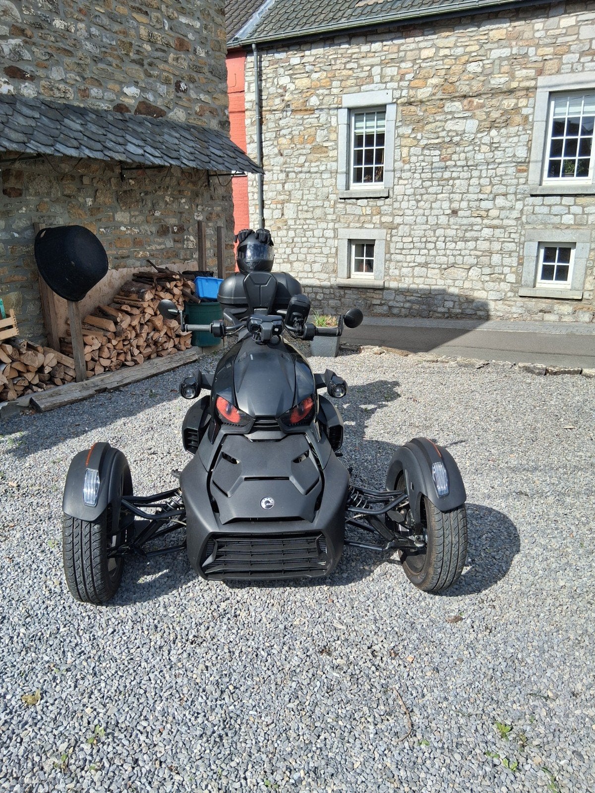 Can-am riker 900, Plus de 35 kW, 2 cylindres, 900 cm³