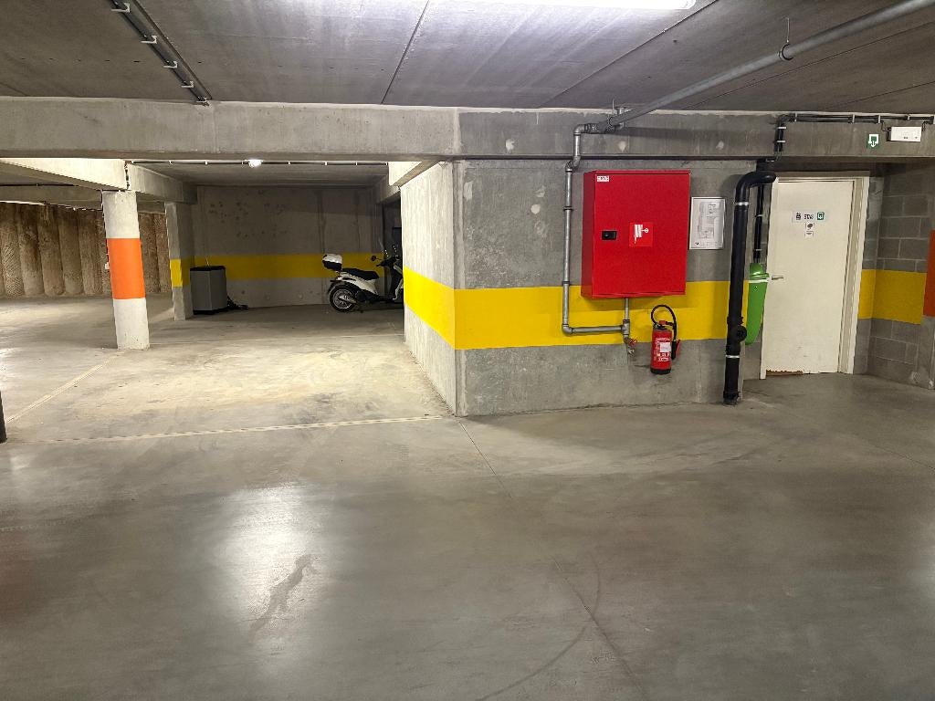 Parking sécurisé à louer – 1060 Saint-Gilles (Bruxelles), Bruxelles