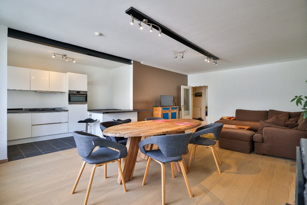 Instapklaar 2-slpk. appartement in klein gebouw, 2640 Mortsel, 429 UC, Tot 200 m², 2 kamers