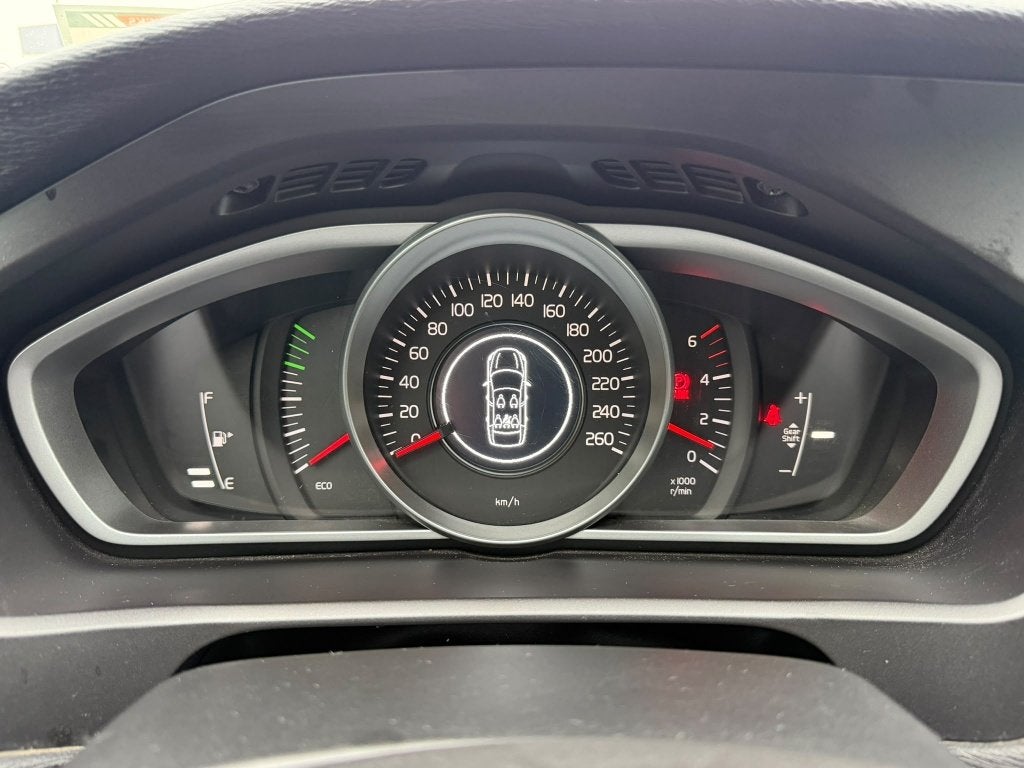 Volvo V40 ( Stock ID 14382) — 22