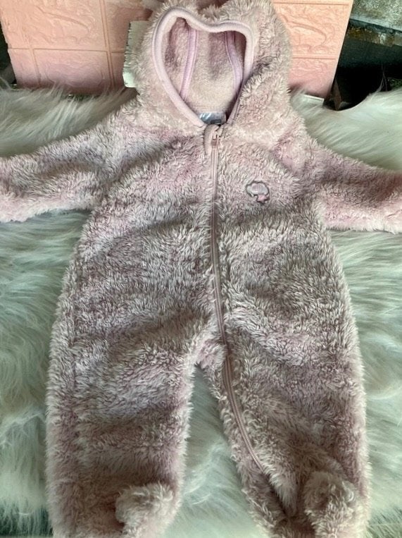 Magnifique costume d'ours en peluche « Ergee » rose - 50/56, Enfants & Bébés, Vêtements de bébé | Taille 50, Enlèvement ou Envoi