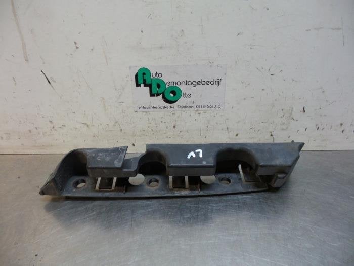 Support pare-chocs avant gauche d'un Peugeot 407, -, 3 mois de garantie, Utilisé, -