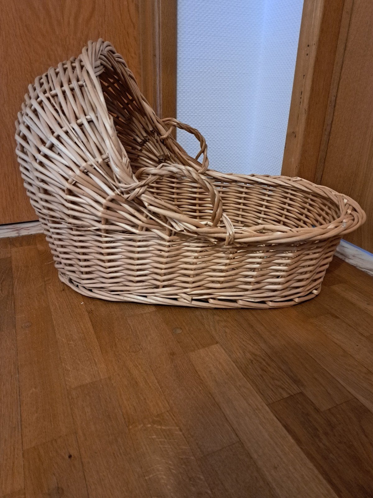 Zeer mooie gevlochten rieten mand., Enfants & Bébés, Enlèvement ou Envoi, Neuf, Cadeau d'accouchement