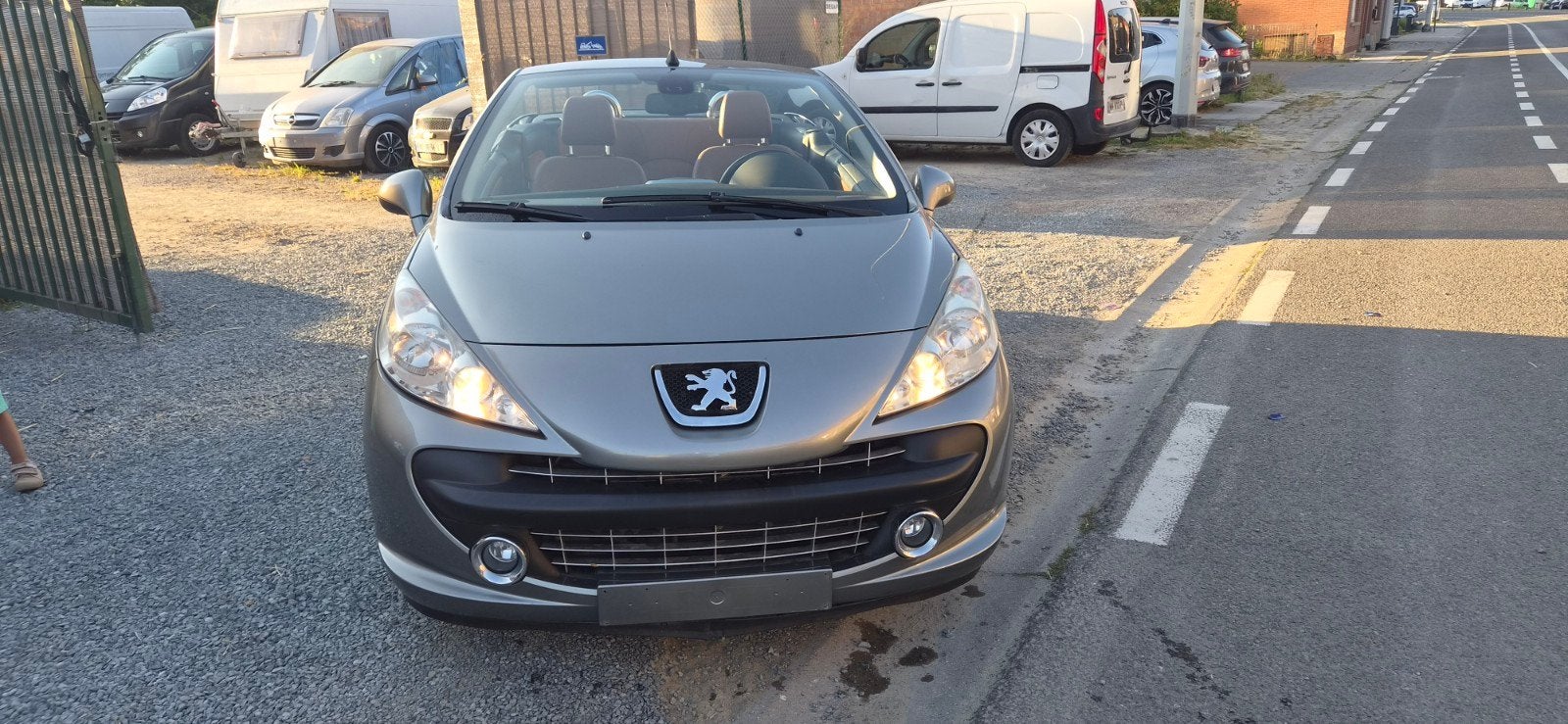 PEUGEOT CABRIOLET 1.6 ESSENCE AIRCO TRÈS BON ÉTAT, Cuir, Cabriolet, Boîte manuelle, Beige