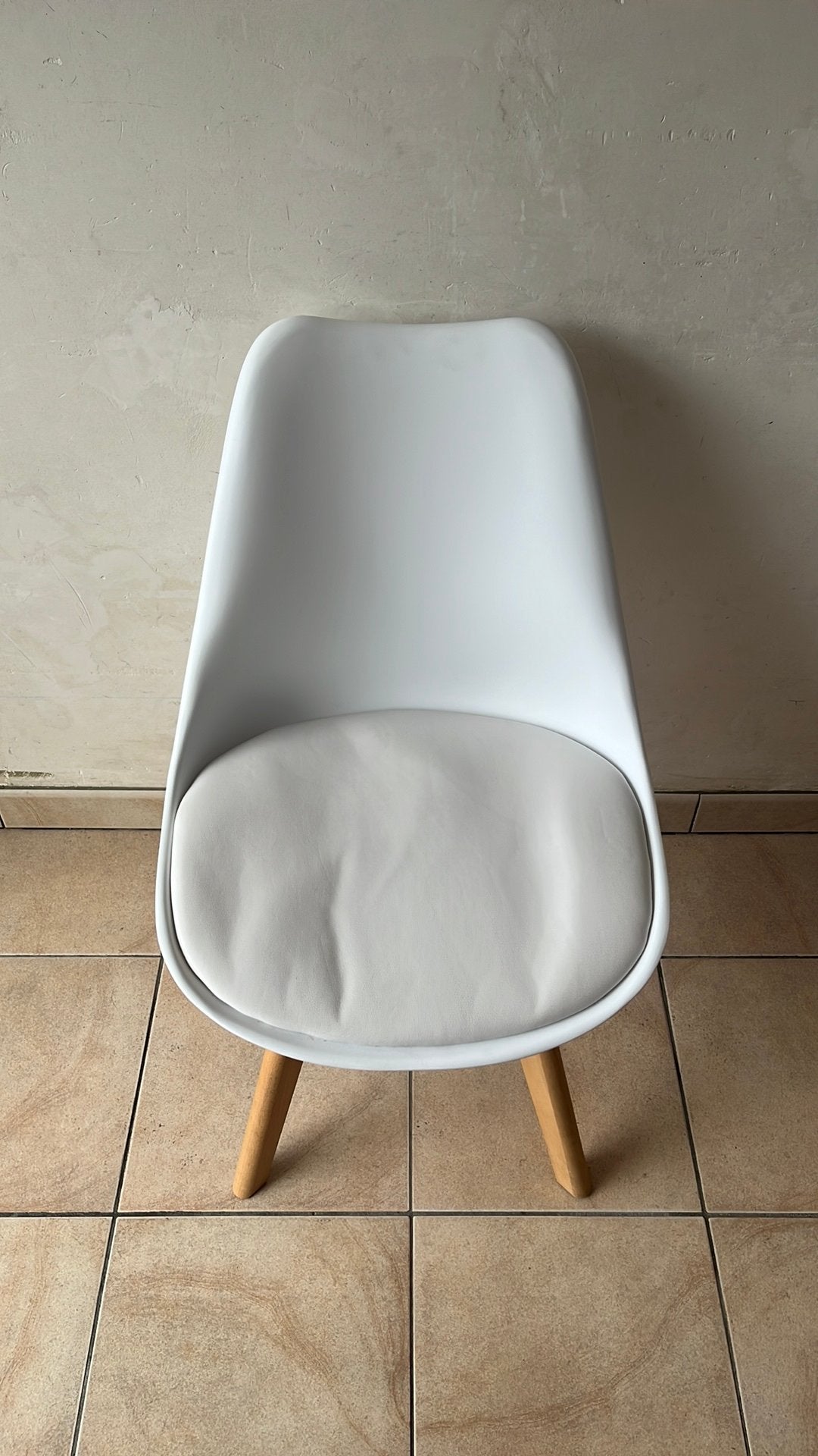 Lot de 4 chaises scandinave Hubo, Maison & Meubles, Bois, Comme neuf, Enlèvement, Cinq, Six Chaises ou plus