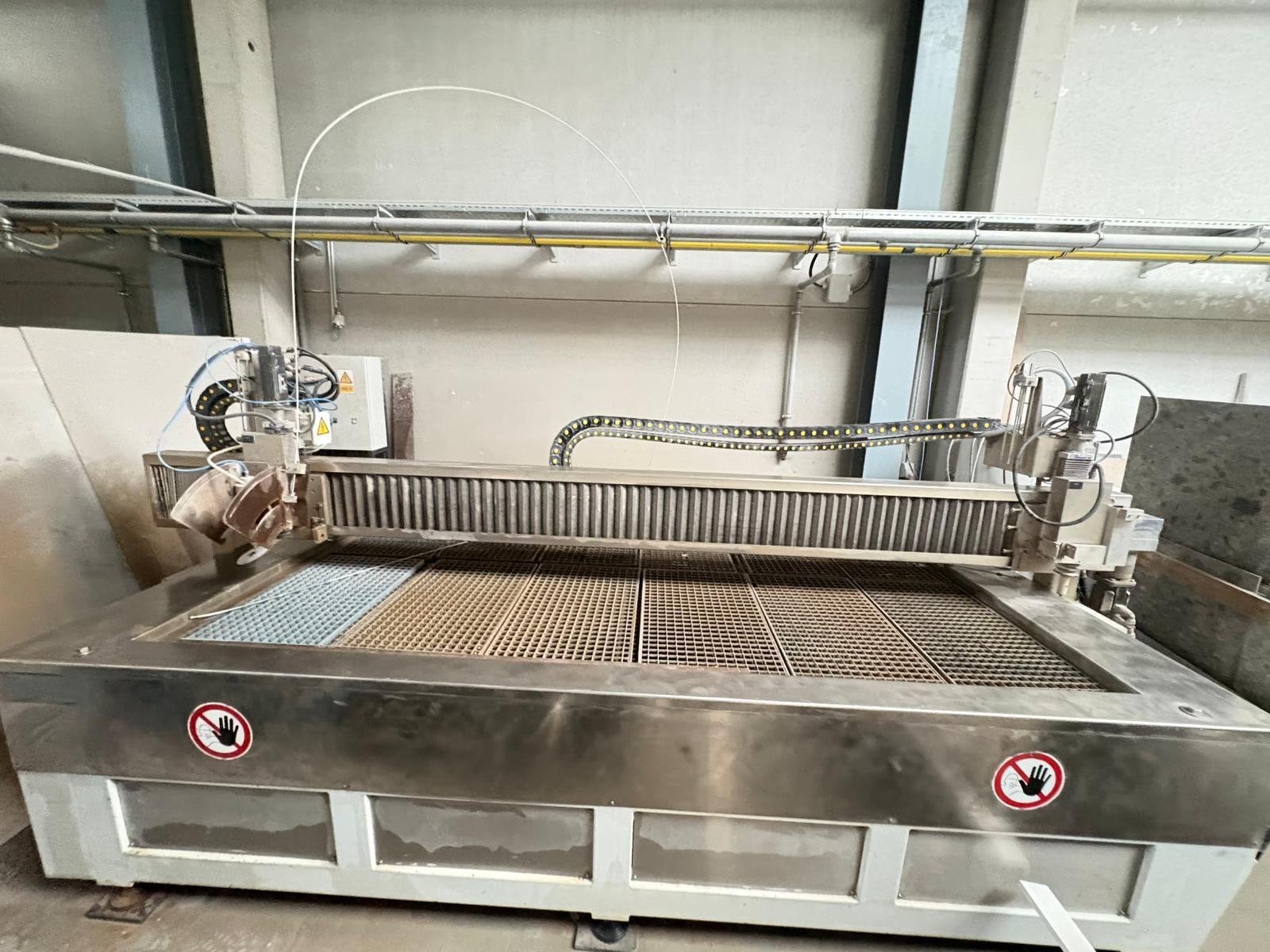 Jet d'eau, Articles professionnels, Machines & Construction | Industrie & Technologie, Enlèvement