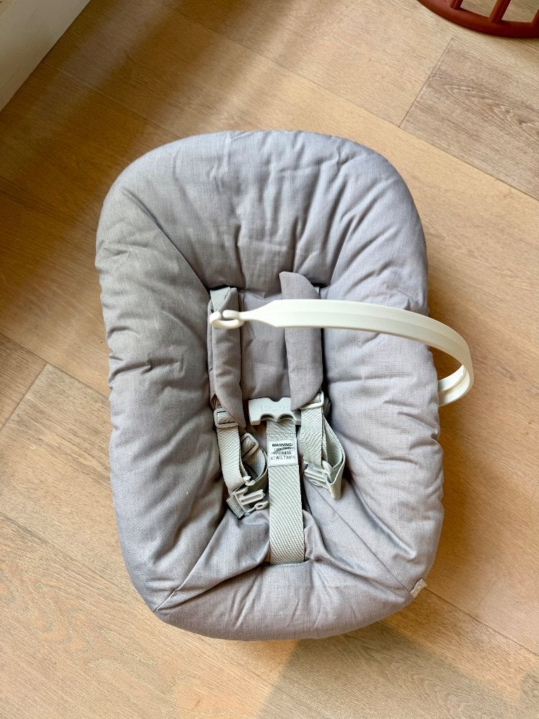Stokke tripp trapp newborn set, Kinderen en Baby's, Kinderstoelen, Ophalen, Zo goed als nieuw, Meegroeistoel, Aanschuifbaar