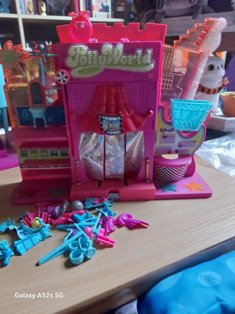 Polly pocket, Enfants & Bébés, Jouets | Maisons de poupées, Enlèvement