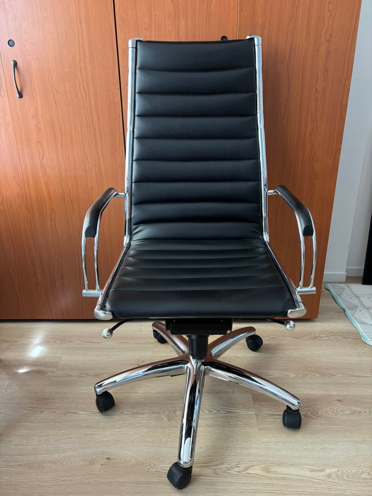 Chaise de bureau/ Faux leather, great condition - €50, Ophalen, Gebruikt, Zwart, Bureaustoel