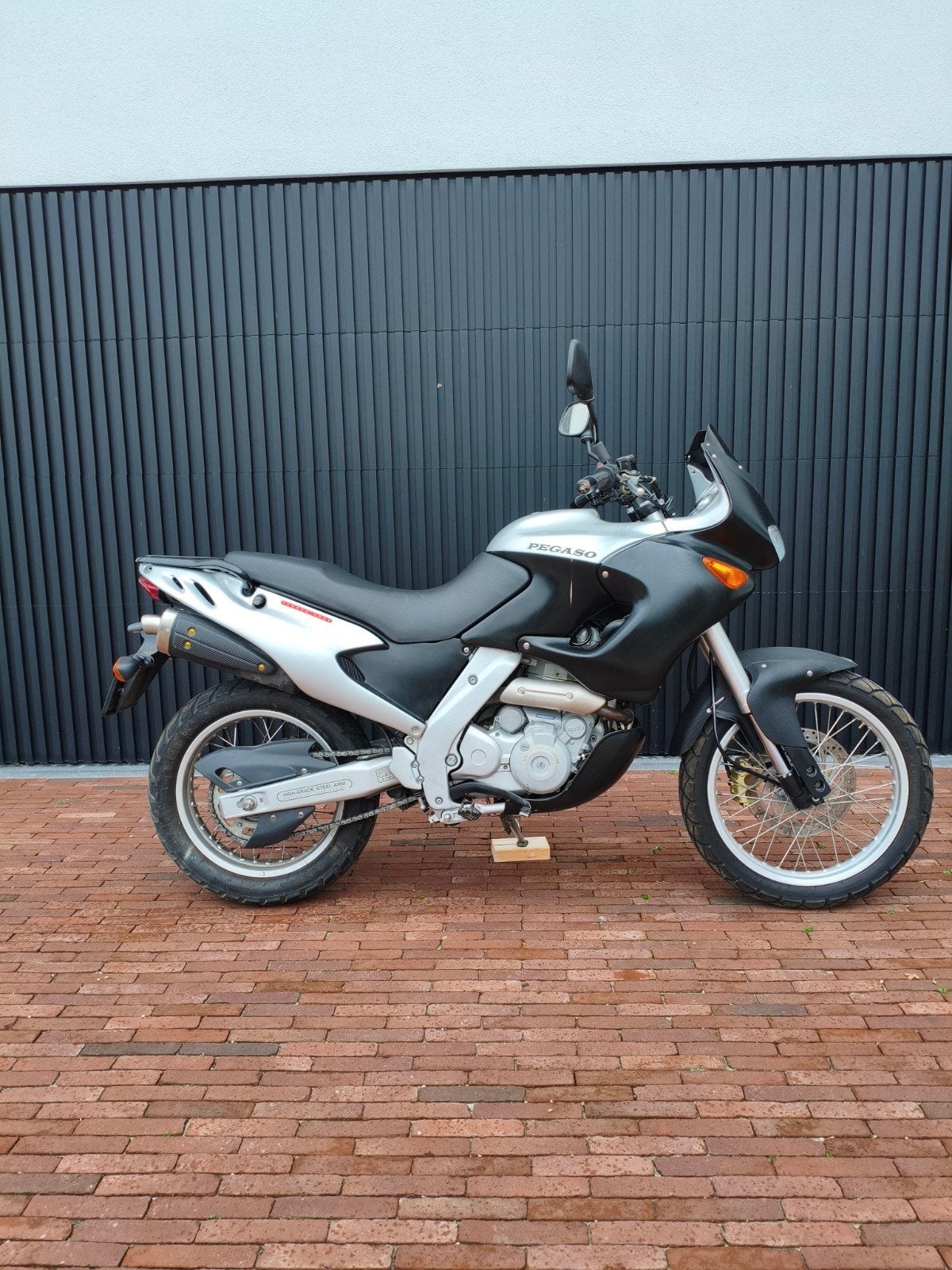 Aprilia pegaso 650, Motos, Particulier