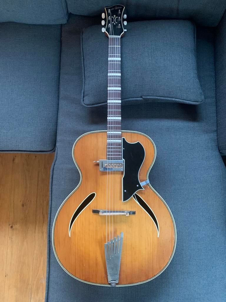 Otwin Sonor jazz archtop – fin 50 – Allemagne de l’Est, Musique & Instruments, Instruments à corde | Guitares | Électriques, Enlèvement ou Envoi