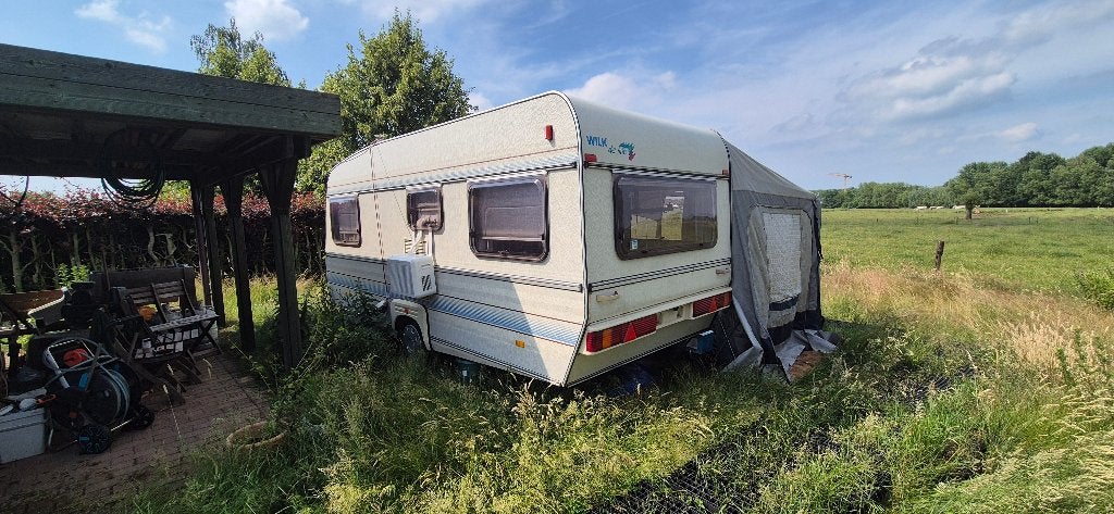 Caravan Wilk CI Deluxe 450, Jusqu'à 4, Poêle, 4 à 5 mètres, 750 - 1000 kg