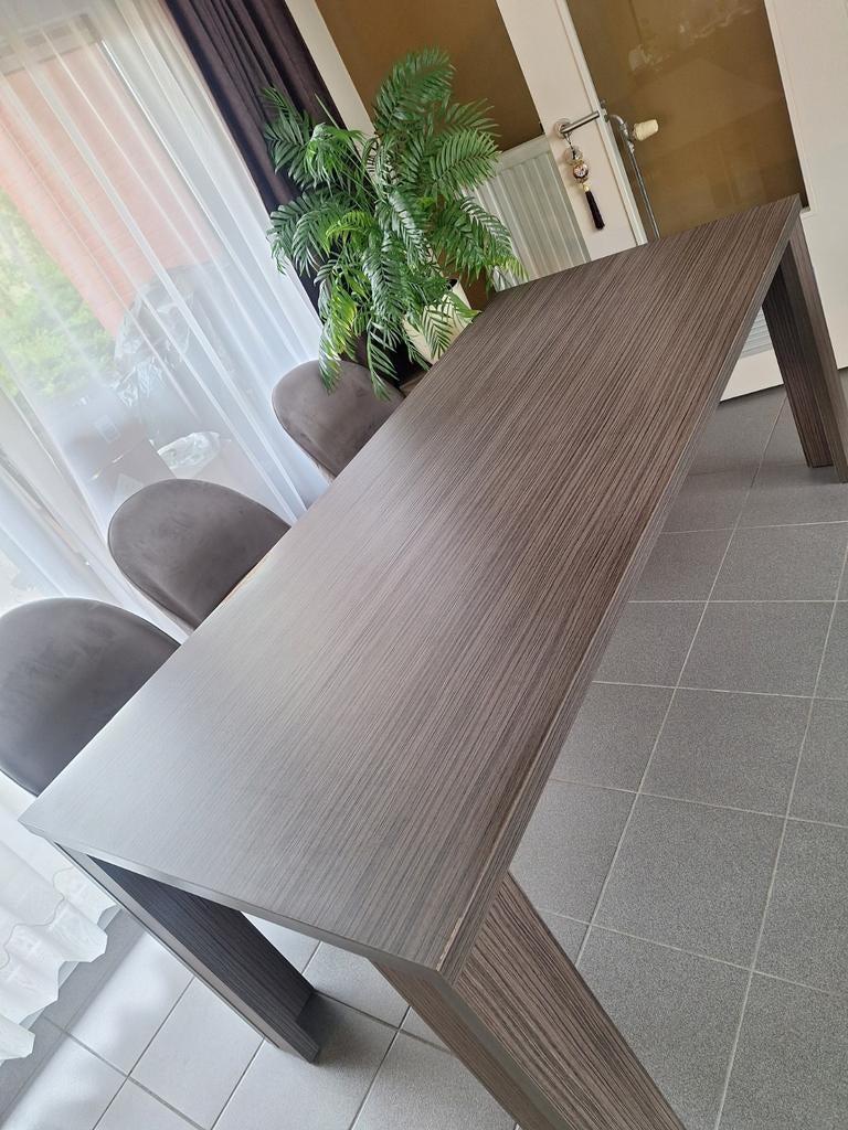 Table a manger a donner, Enlèvement