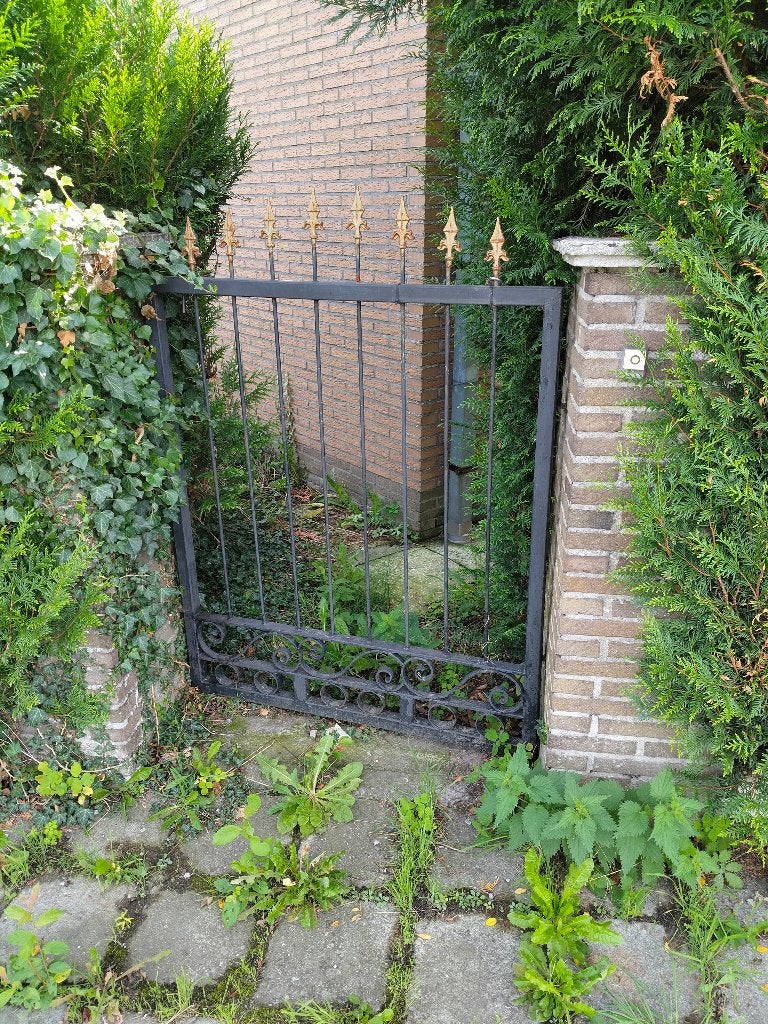 Smeedijzeren poortje 1,10m breed, Ophalen, Zo goed als nieuw, IJzer, Sierhekwerk